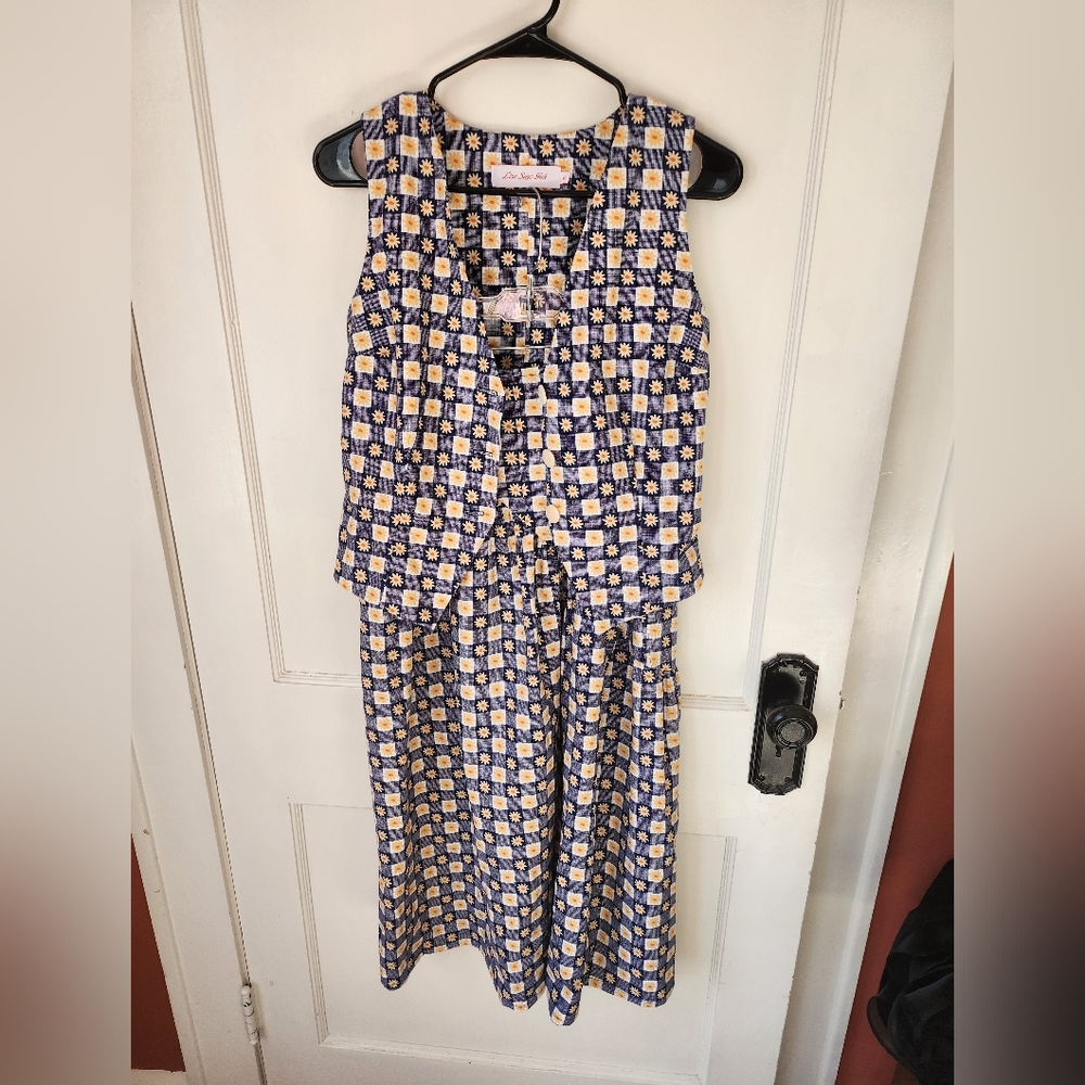 Lisa Says Gah VEST ONLY In Navy Daisy Gingham
